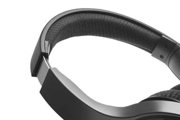 Detailed view of the carrying handle of the over-ear headphones with padding and adjustable length for optimum wearing comfort.