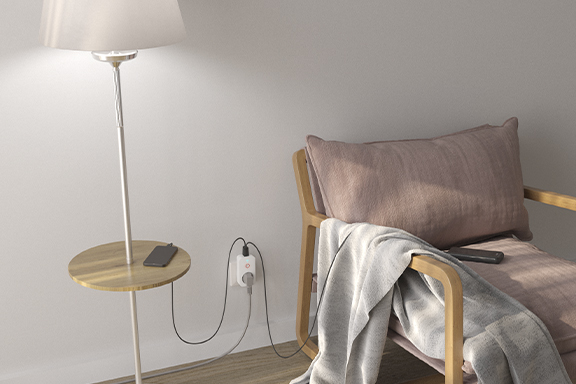 Hama smart socket charges smartphone via USB connection